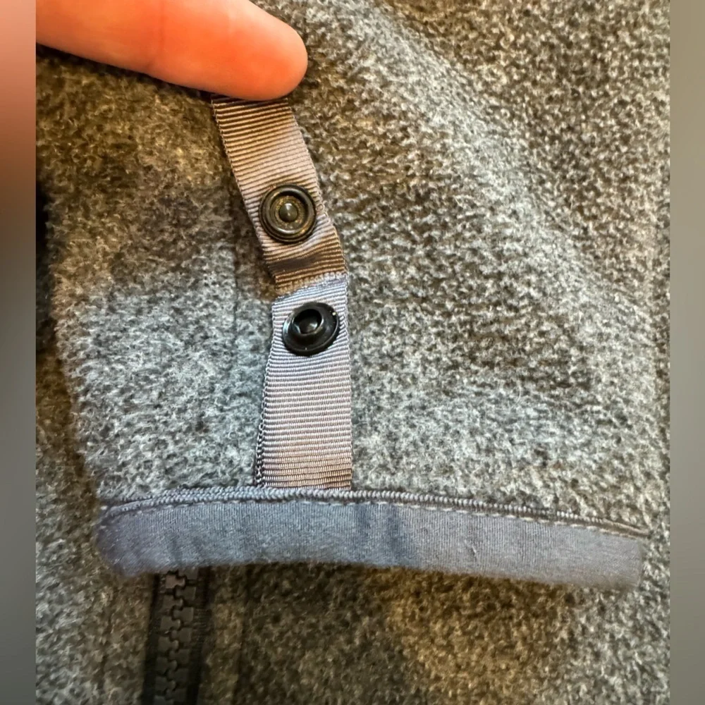 The North Face Mens classic full zip layering fleece